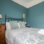 Dale House