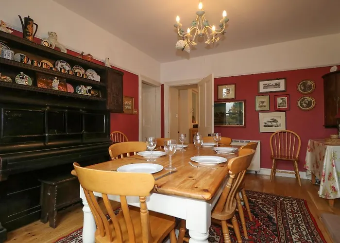 Dale House Holiday home *