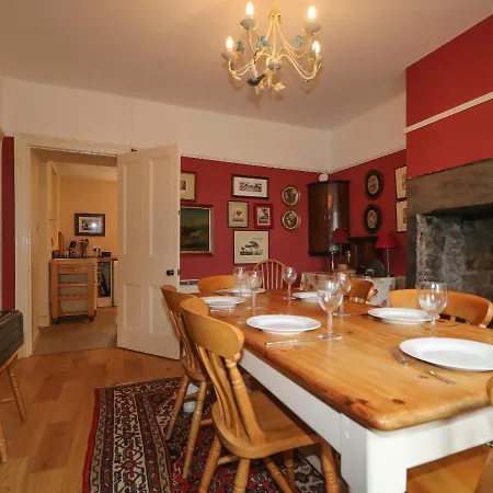 Dale House Holiday home *